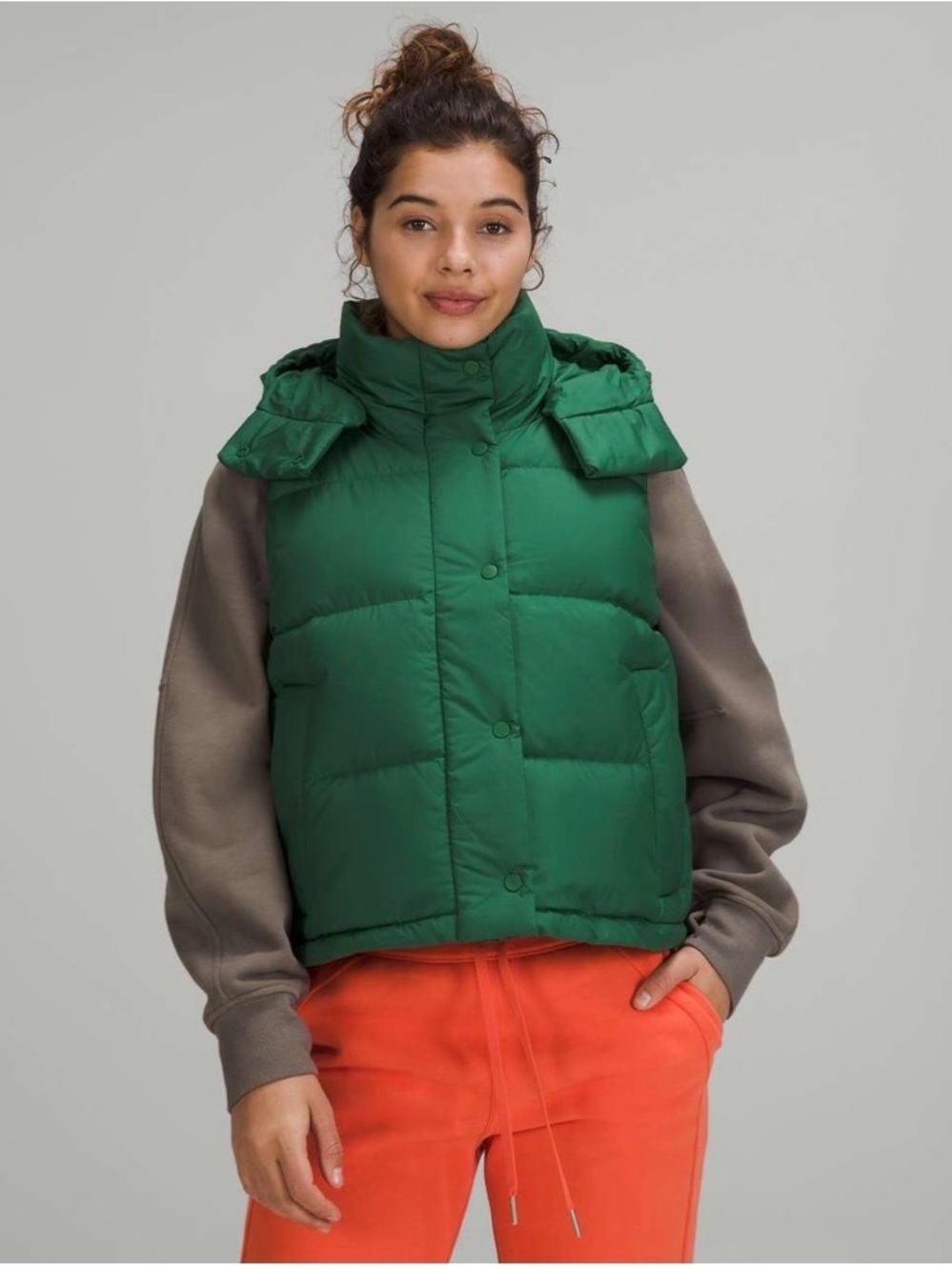 lululemon athletica Green Wunder Puff Cropped Vest in everglade green